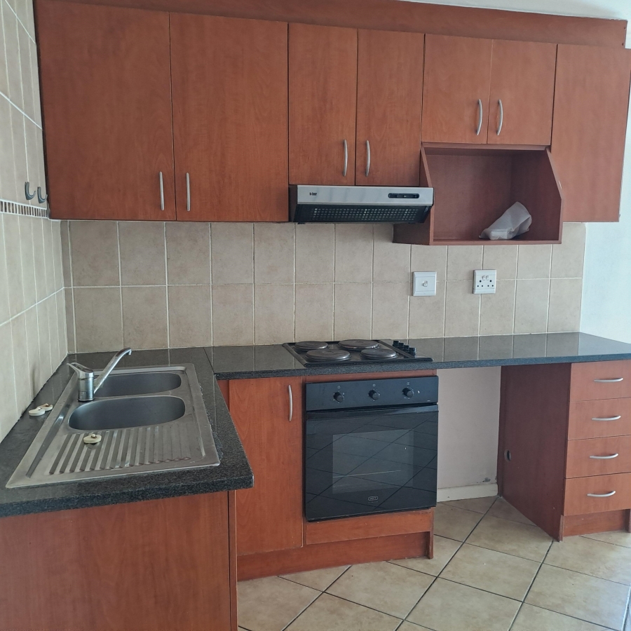 To Let 2 Bedroom Property for Rent in Whispering Pines Western Cape